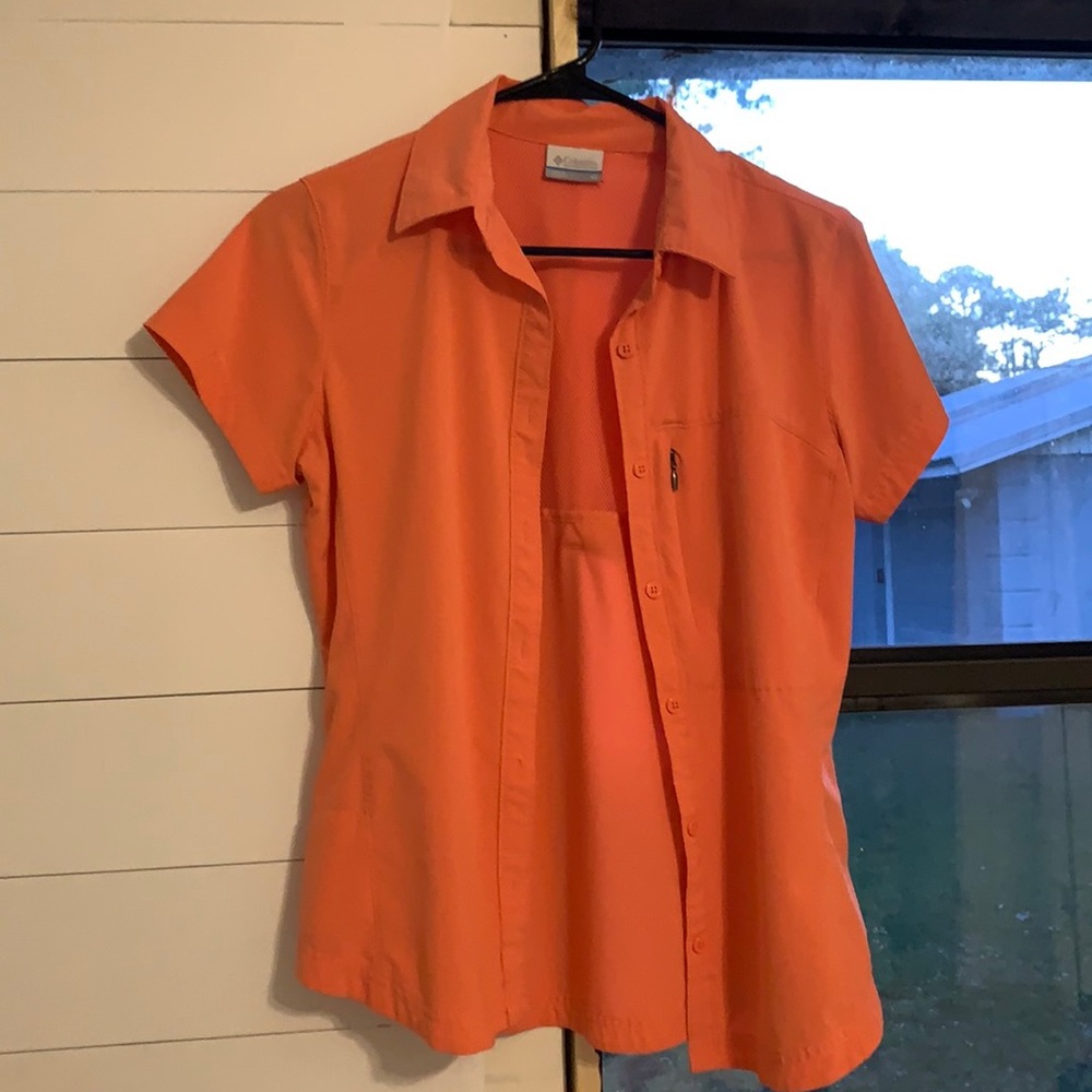 XS coral color Columbia button up